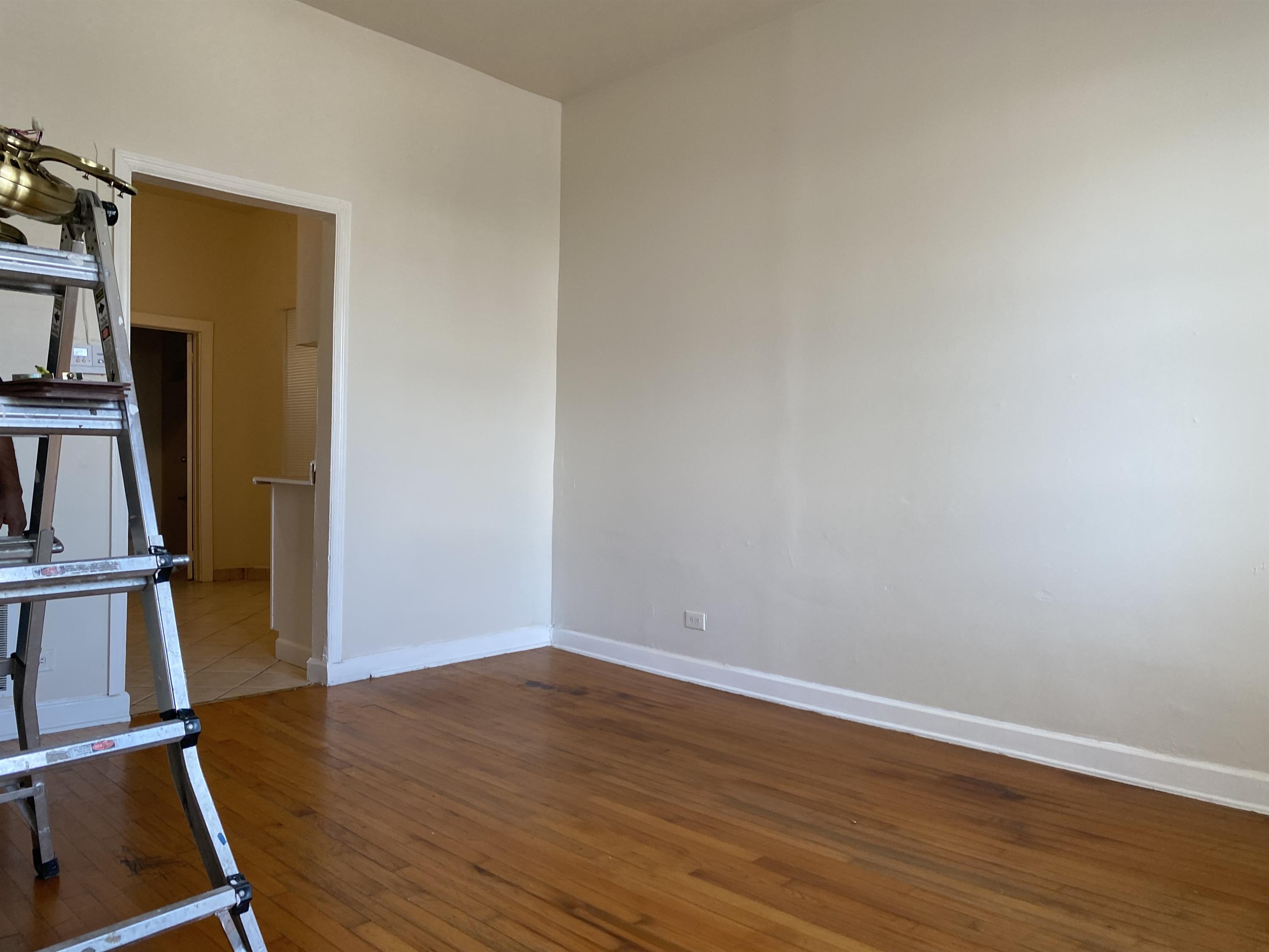 4841 South Loomis BLVD Apt # 1 Front